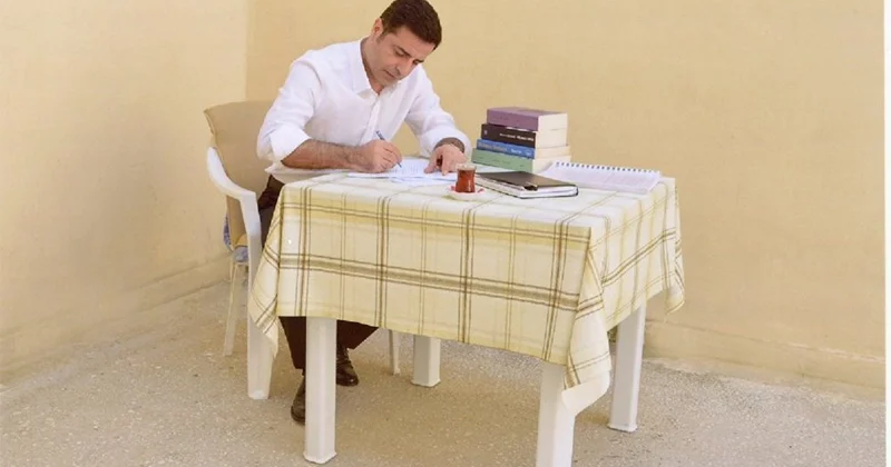 Demirtaş tan açıklama: Onurumla, başı dik girdim öyle de çıkarım Agos