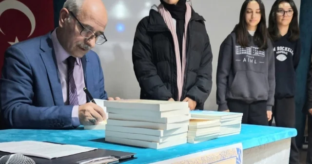 Balıkesirli öğretmen yazar Dilaver Ayyıldız dan çocuklara şiir kitabı Balıkesir Haberleri