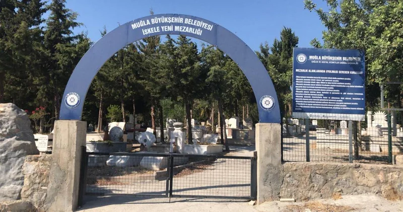 İmam Kadınlar mezara gelmesin dedi.