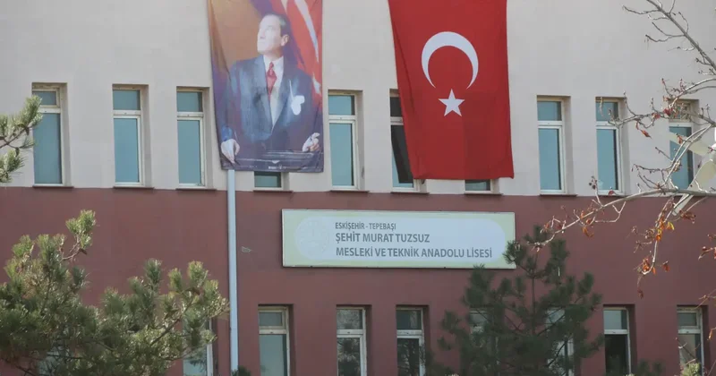 Lise öğrencisi, yediği gıdadan zehirlendi!