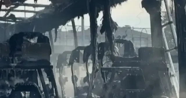 Kocaeli’de seyir halindeki yolcu otobüsü alev aldı: Dakikalar içinde küle döndü VİDEO İZLE