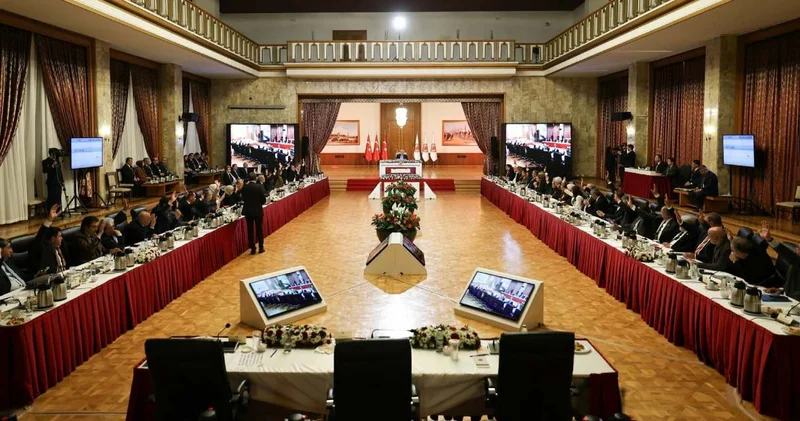 CHP li Bakan dan Kurtulmuş a destek bildirisi ne muhalefet: Eleştirilere tahammül etmek zorundayız