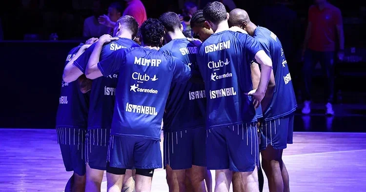 Anadolu Efes te Barcelona maçı öncesi 6 eksik!