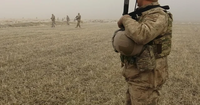 Yoğun sisin etkili olduğu Erzurum da çoban koyun sürüsüyle kayboldu Erzurum Haberleri