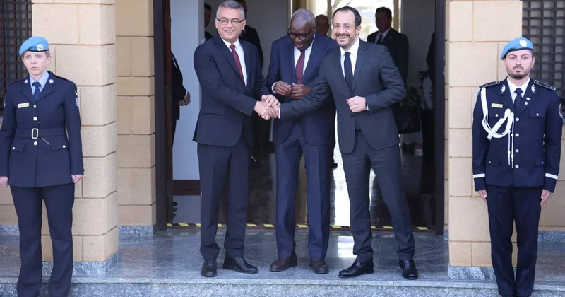 Erhürman ile Hristodulidis ilk kez bir araya geldi