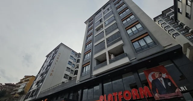 Balkondan düşen gazeteci Aykut Küçükkaya nın annesi hayatını kaybetti Zonguldak Haberleri