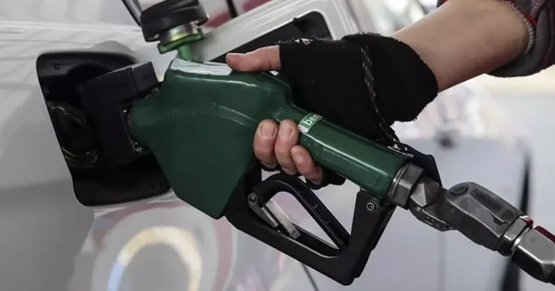 Akaryakıta bir zam daha! Psikolojik sınıra dayandı