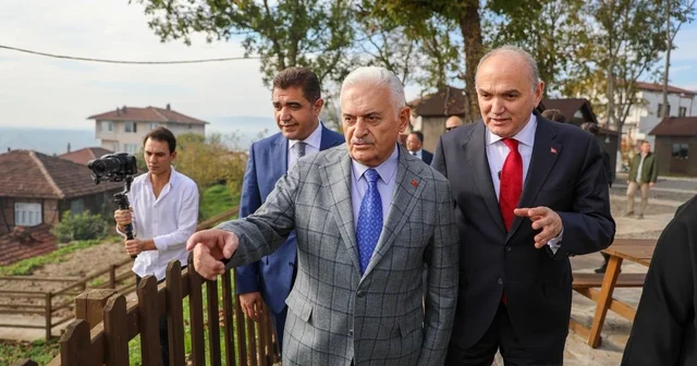 Son Başbakan Binali Yıldırım Konuralp Antik kentini gezdi Başkan Özlü kazı çalışmalarıyla ilgili bilgiler vererek 50 60 yılda yapılacak işleri 5 yılda yaptık Düzce Haberleri
