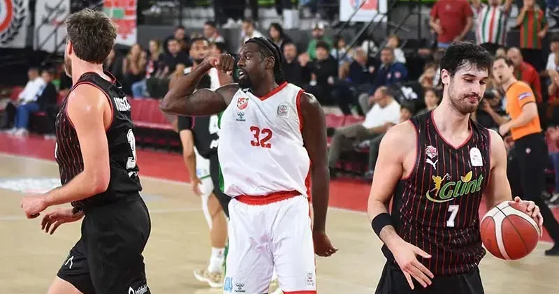 Karşıyaka basketbolda Mersin önünde