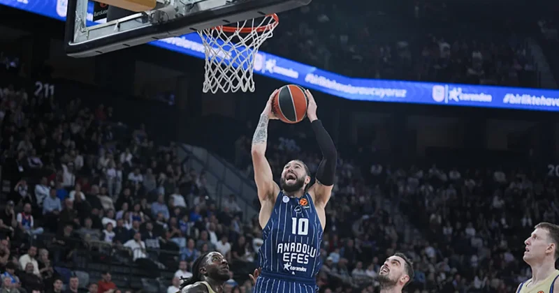Anadolu Efes, Barcelona yı 1 sayı farkla devirdi