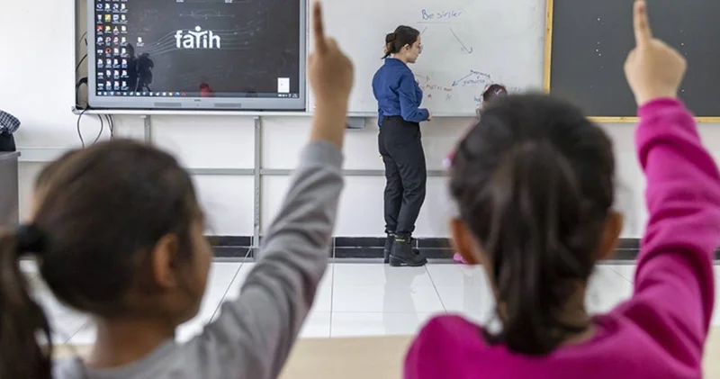 Öğretmenlere verilen hediye çeki pes dedirtti!