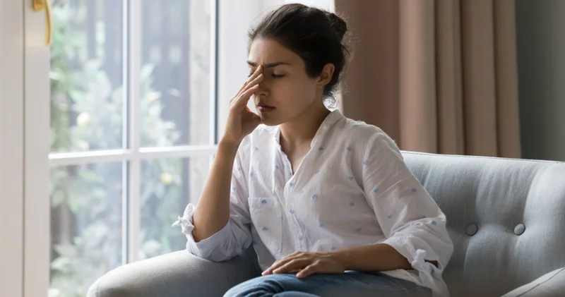 Basit bir ışık, bir koku veya bir öğün: Migreni tetikleyen sinsi faktörler