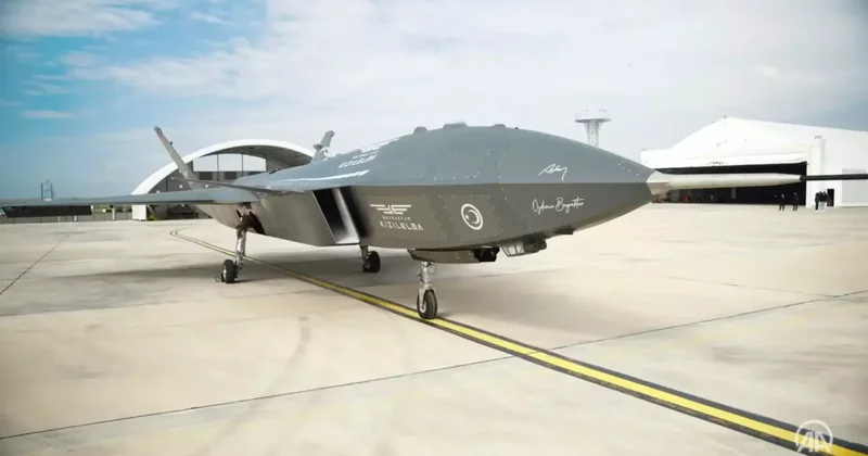 Bayraktar KIZILELMA, F 16 ya kilitlendi, simüle atışta tam isabet