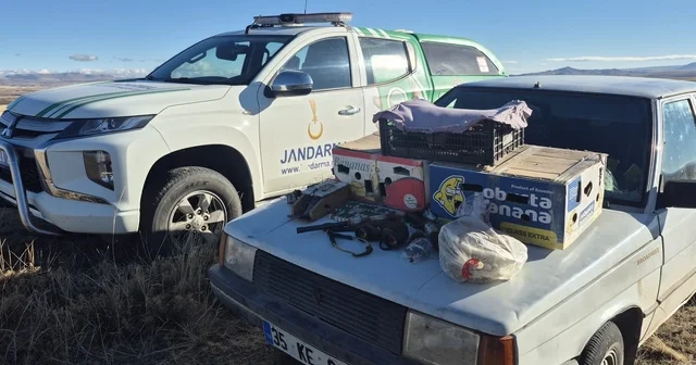 Kars ta kaçak şahin avlayan Suriye uyruklu iki kişiye 1 milyon 146 bin lira ceza Kars Haberleri