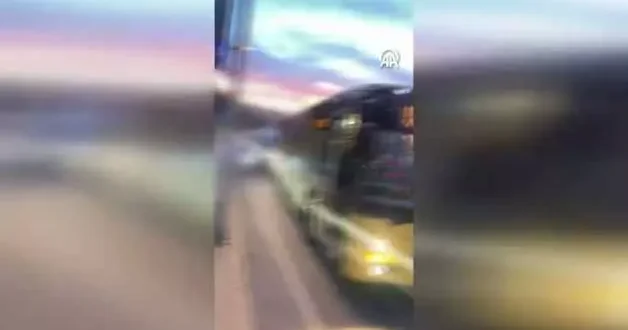 İETT şoförünün tartıştığı yolcuya saldırması kamerada