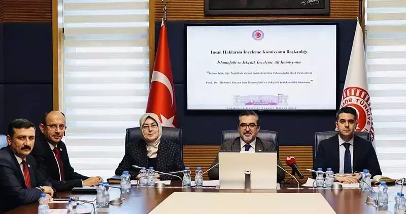 Büyükelçi Prof. Dr. Paçacı: Batı da İslamofobik hadiselerde ciddi yükseliş var
