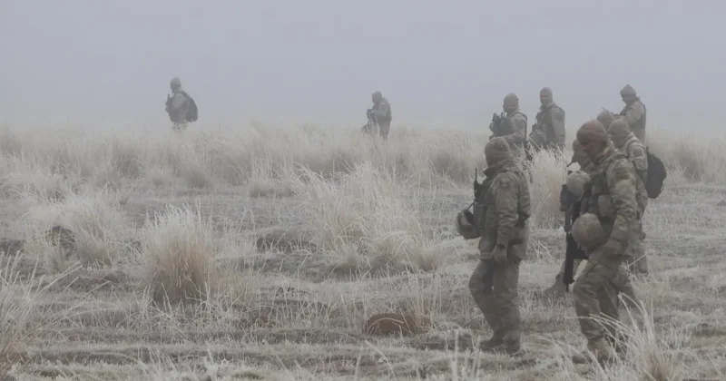 Erzurum da çoban sürüsüyle birlikte kayboldu: JAK ve AFAD ekipleri arıyor! Bölgede yoğun sis etkili...