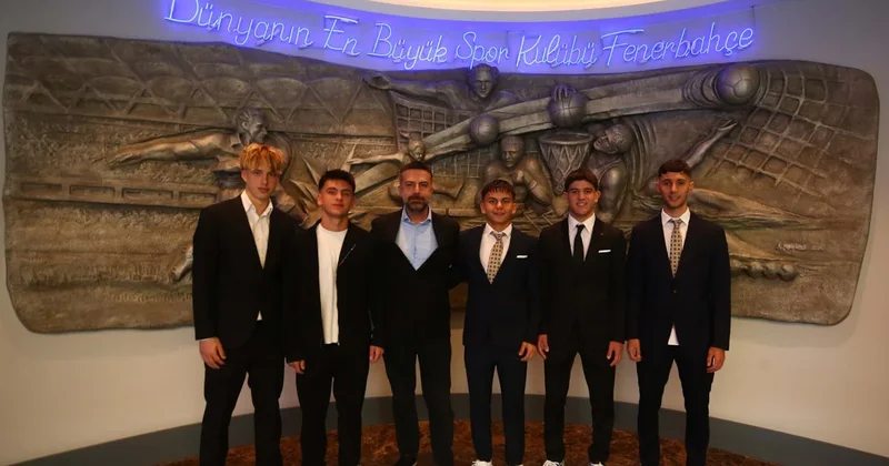 F.Bahçe, 5 genç futbolcuyla profesyonel sözleşme imzaladı Sözcü Gazetesi