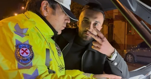 Dur ihtarına uymayan alkollü sürücünün rahatlığı pes dedirtti Kayseri de 3.15 promil alkollü çıkan sürücünün ehliyetine 2044 yılına kadar el konuldu Kayseri Haberleri