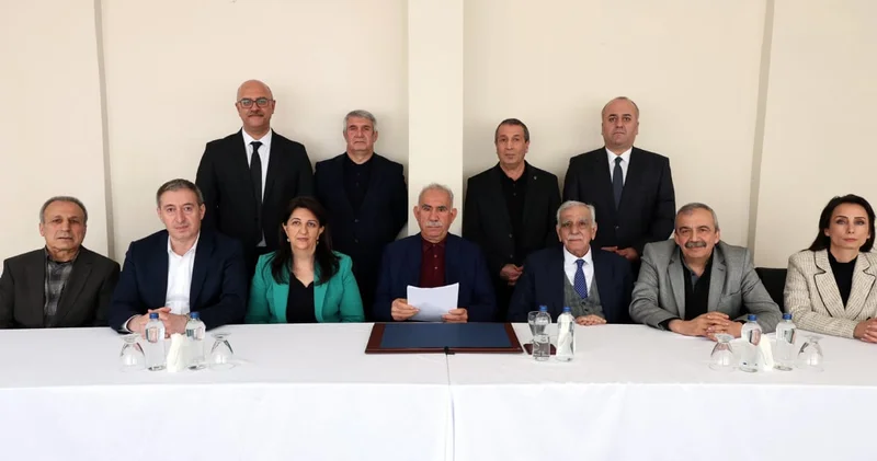 AKP li vekilleri İmralı korkusu sardı: Gidelim ama poz vermeyelim