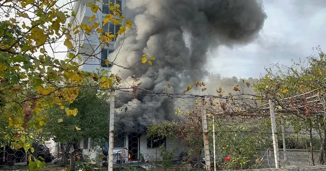 Şöminenin bacasından çıkan kıvılcım evi yaktı Samsun Haberleri