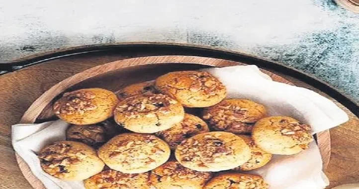 İDİL AÇIKALIN Çayın yanına çıtırlar