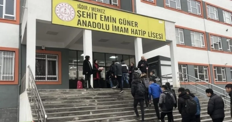 Okulda dehşet! Sınıf arkadaşını karnından bıçakladı