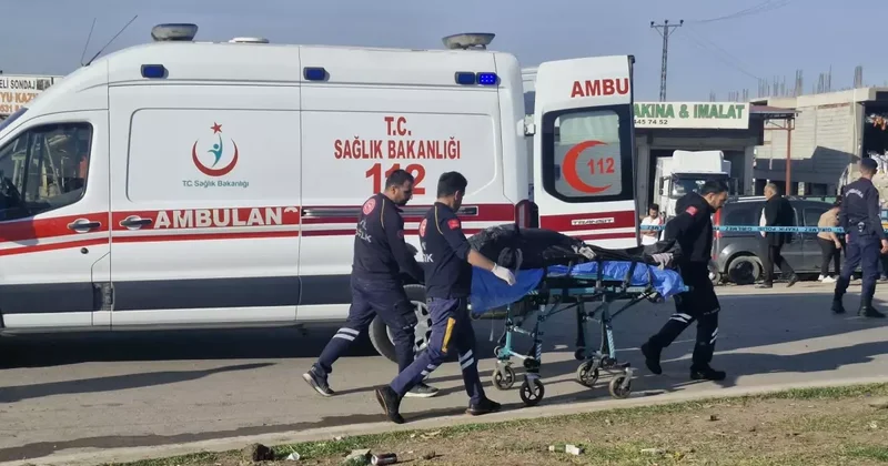 Tır, taksiyle hafif ticari aracı biçti! Ölü ve yaralılar var