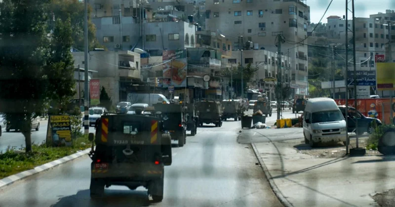 İşgalci İsrail ordusu, Nablus ta geniş çaplı baskınlar düzenliyor