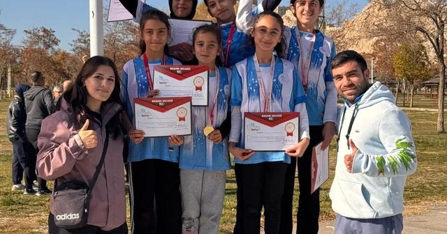 Cumhuriyet Ortaokulundan çifte başarı Van Haberleri