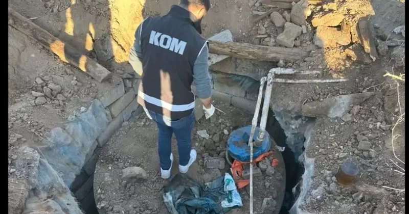 Ağrı da yer altına gizlenen tanktan 3 bin 562 litre kaçak motorin çıktı