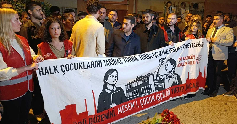 CHP den Kadıköy de MESEM protestosu: Bu proje, çocukların doğrudan işçileştirildiği, yasalarla sömürüldüğü bir AKP projesidir