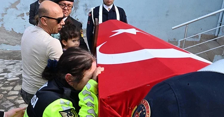 Kalp krizi sonucu yaşamını yitiren astsubay toprağa verildi