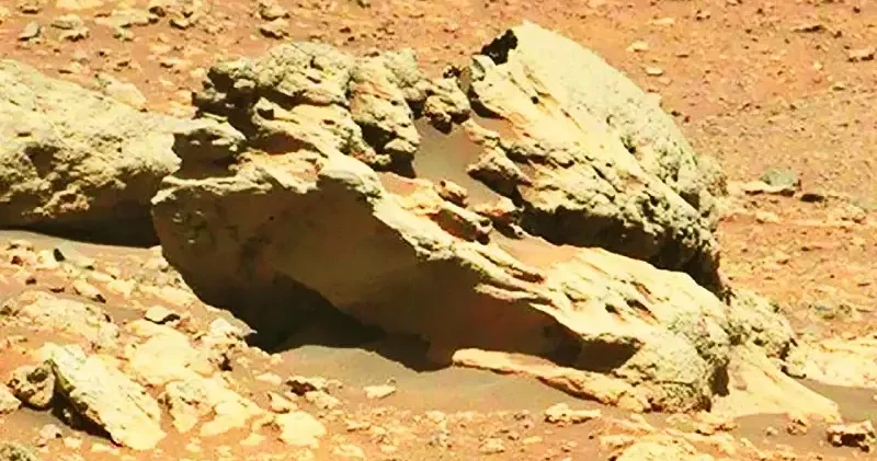 Mars ta gezegene ait olmayan kaya Dünya Haberleri