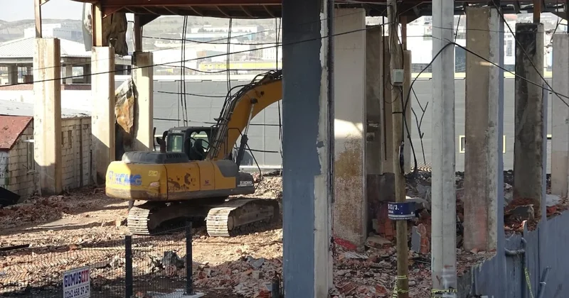 7 kişiye mezar olmuştu: O fabrika yıkılıyor Sözcü Gazetesi