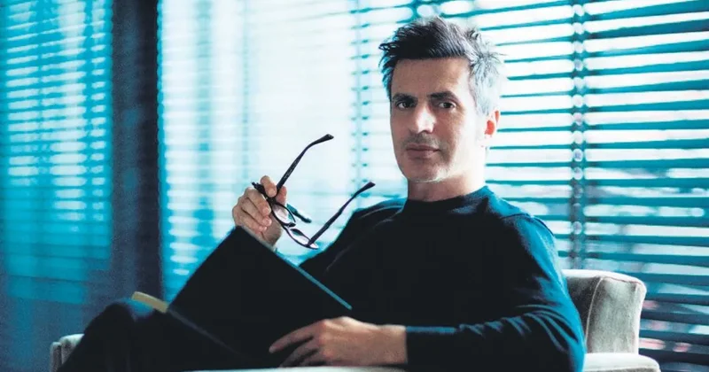 Ne kutsalı? Sahnede şov yapıyoruz hepsi bu!