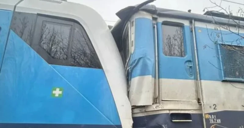 İki tren kafa kafaya çarpıştı: 5 ağır 57 yaralı Sözcü Gazetesi