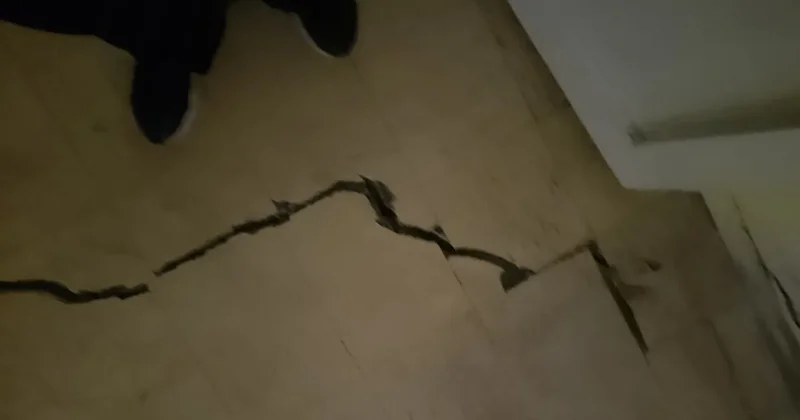 Beykoz da 2 binada çatlaklar oluştu! Ekipler apartmanları mühürledi