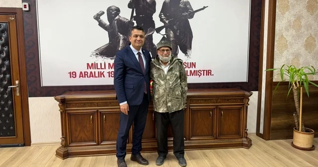 Mandalinaları Mehmetçiğe ulaştıran elmacı dede, Dörtyol a selamla döndü Hatay Haberleri