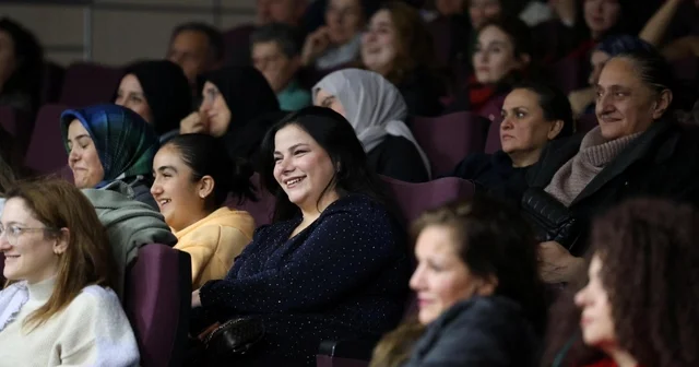 Kartepe de tiyatro şöleni Kocaeli Haberleri