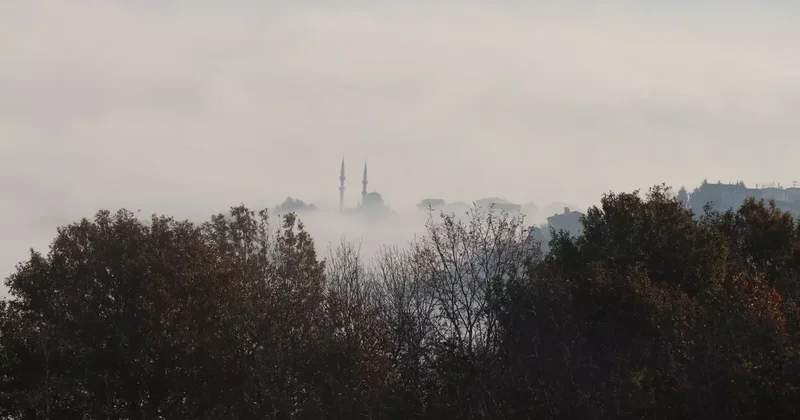 Gün doğumuyla buluşan sis görsel şölen sundu