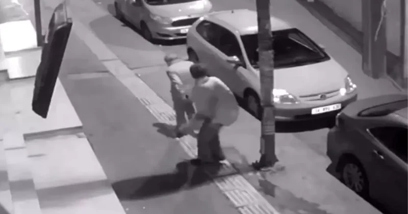 Esenyurt ta Alkollü Kadından Yaşlı Adam a Vahşet