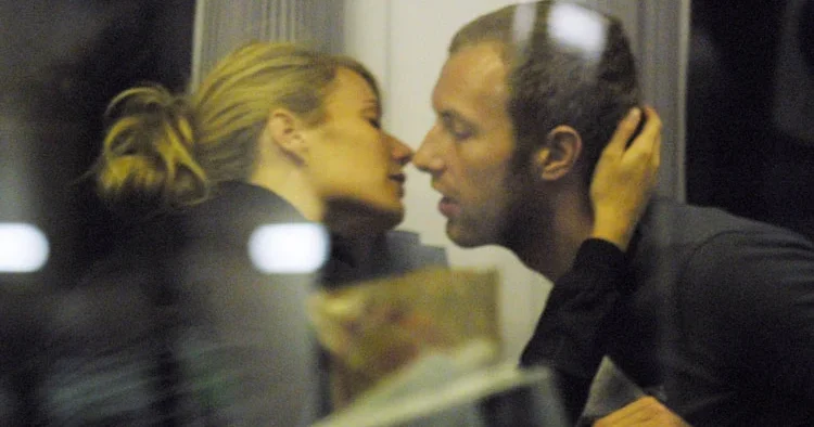 Ünlü şarkıcı eski karısına kızgın... Aşk hayatıma karışma artık... Sevgililerim rahatsız oluyor!