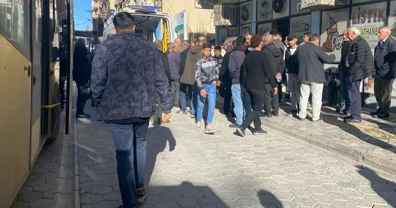 Kahvede otururken hayatlarının şokunu yaşadılar! 2 yaralı