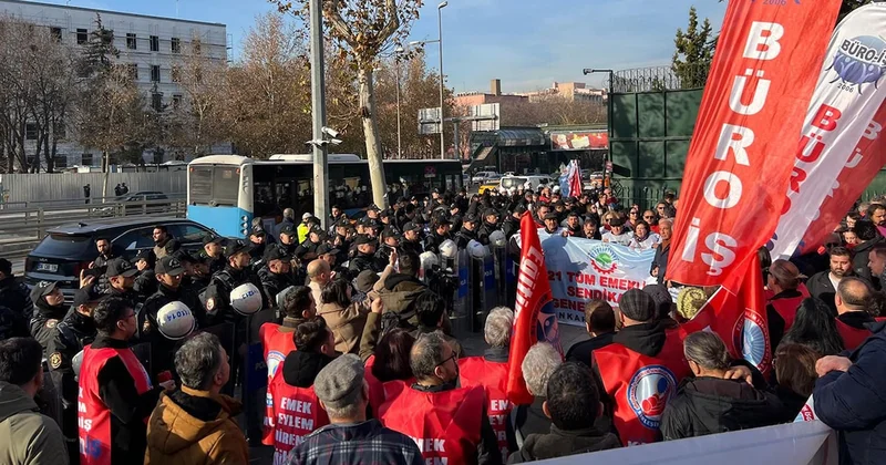 Adil gelir talebine polis ablukası Sözcü Gazetesi