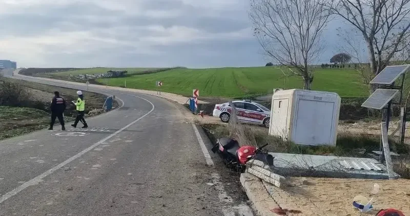 Tekirdağ da tel çitlere çarpan motosikletteki 1 kişi öldü, 1 kişi yaralandı Tekirdağ Haberleri