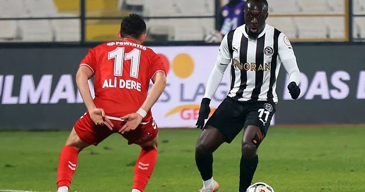 Manisa da 4 gol var, kazanan yok!