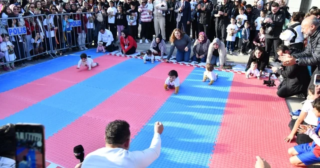 Osmaniye de bebek emekleme yarışması renkli görüntülere sahne oldu Osmaniye Haberleri