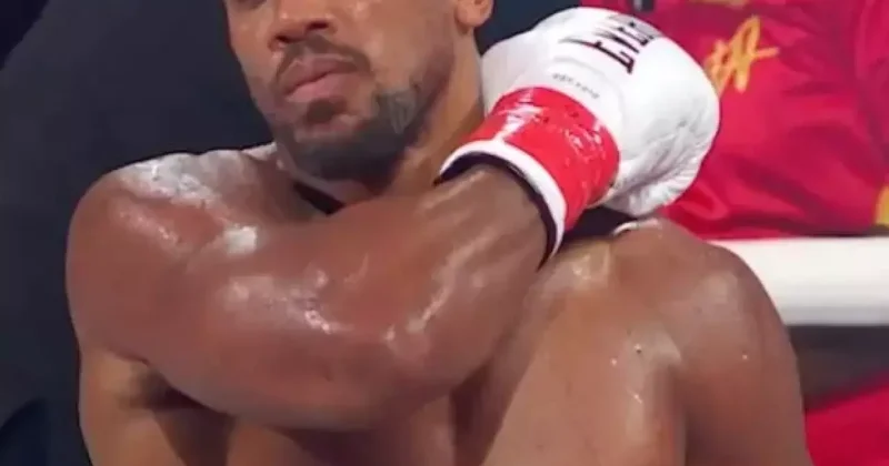 Jake Paul u yere seren Anthony joshua dan maçın önüne geçen hareket