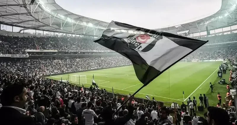 Beşiktaş taraftarından olay pankart! Hak yiyenler... Futbol Haberleri